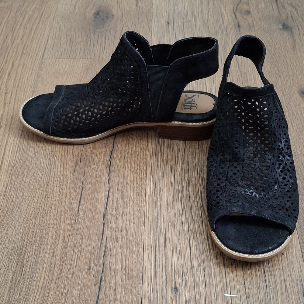 Sofft Nalda Suede Sandals Sz 7 NWOT
